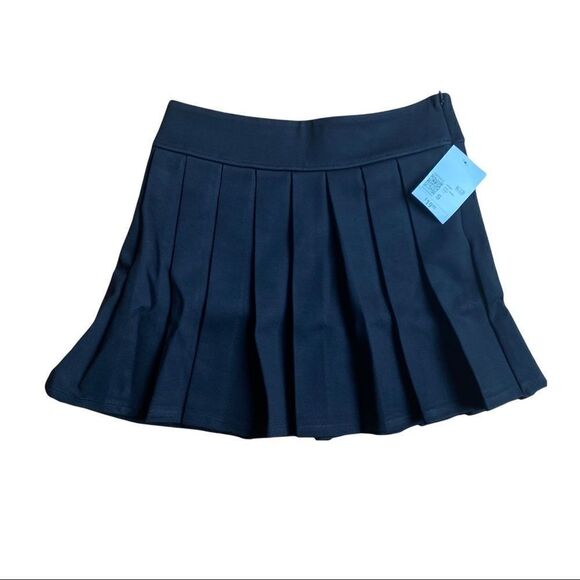 Forever 21 Short Black Skirt Pleated NWT Sz Small - Picture 2 of 6